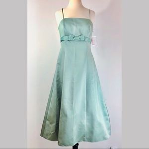 David’s Bridal green dress empire waist size 8 NWT